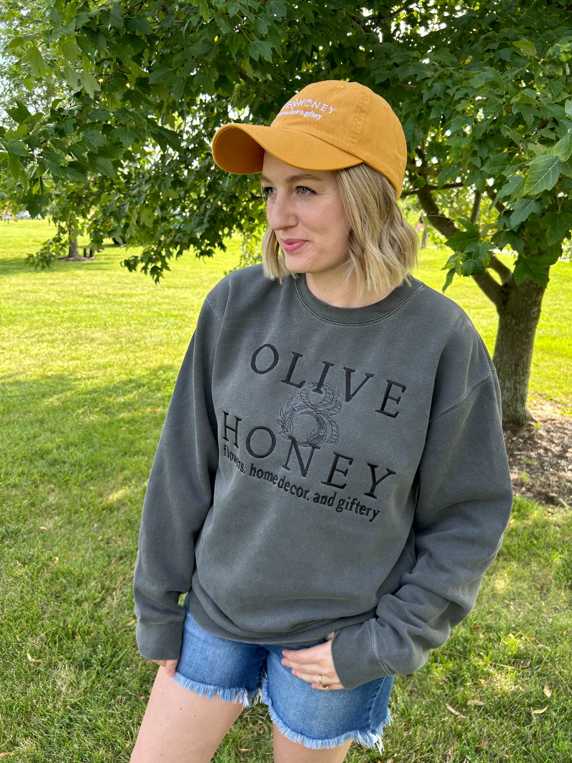 O&H Embroidered Crewneck
